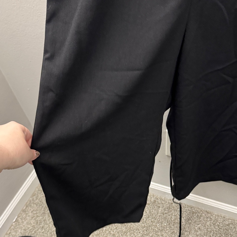 Black Sleeveless jumpsuit - Picture 3 of 7